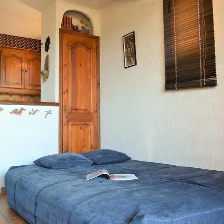 Apartment 2 Pieces Avec Parking Pres De La - Fr-1-251-348 *
